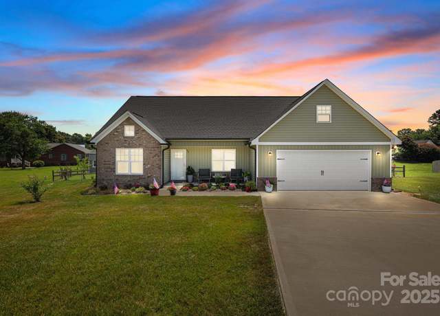 Property at 100 Royal Ave, Albemarle, NC 28001, 3 beds, 2 baths