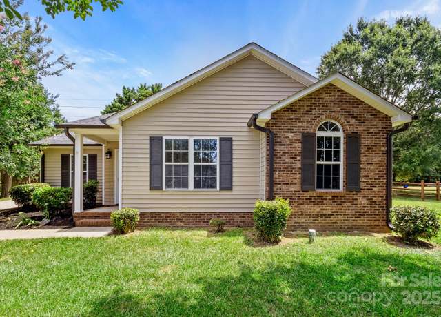 Property at 2210 Dawn Rdg, Monroe, NC 28110, 3 beds, 2 baths