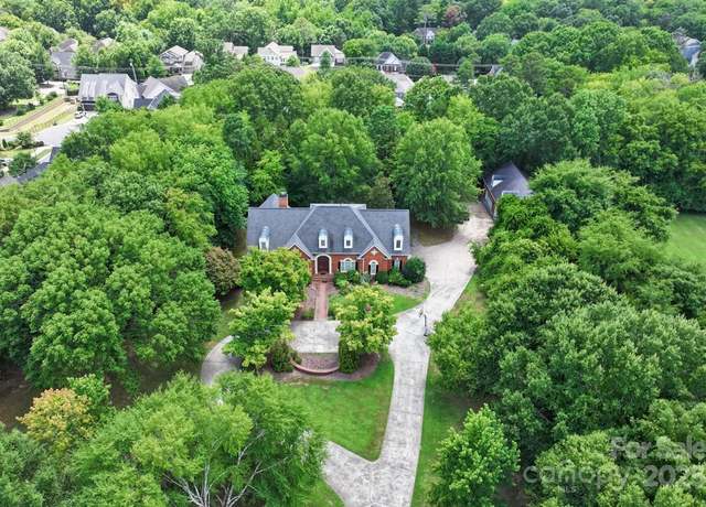 Property at 7000 Old Providence Rd, Charlotte, NC 28226, 4 beds, 3.5 baths