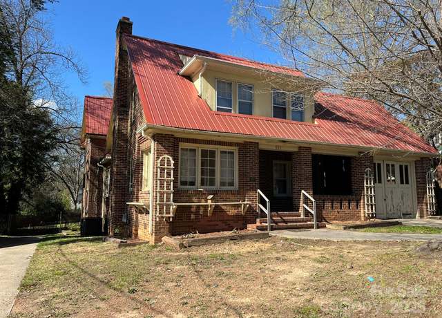 Property at 521 Pee Dee Ave, Albemarle, NC 28001, 5 beds, 2 baths