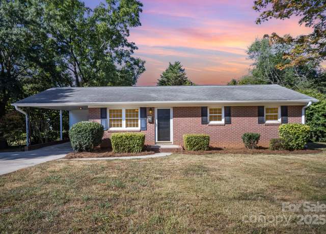 Property at 1711 E Perry St, Gastonia, NC 28054, 3 beds, 1.5 baths