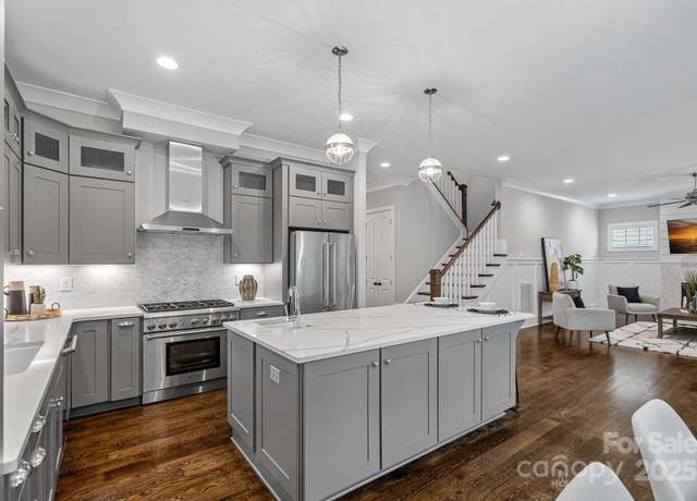 Property at 911 Naples Dr, Davidson, NC 28036, 4 beds, 5.5 baths