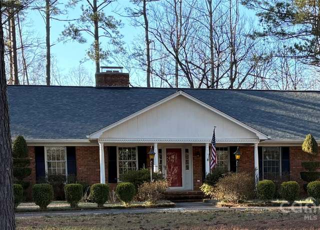 Property at 5444 Marengo Cir, Charlotte, NC 28216, 3 beds, 2 baths