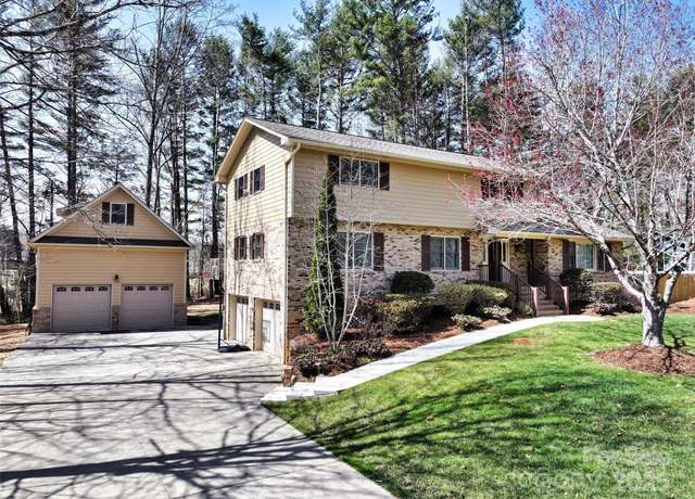 Property at 27 Tree Top Dr, Arden, NC 28704, 4 beds, 4 baths