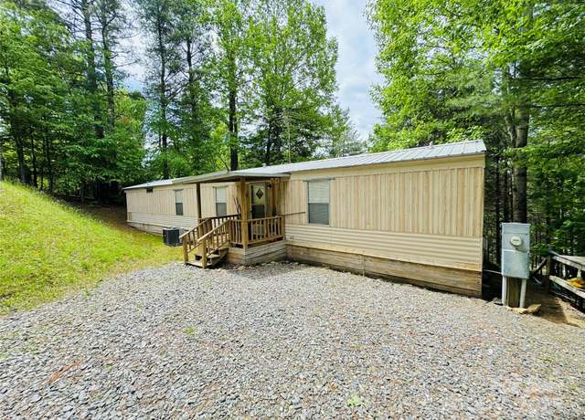 Property at 477 Parkway Dr, Jefferson, NC 28694, 2 beds, 2 baths