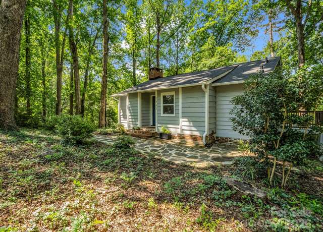 Property at 1463 Carolina Dr, Tryon, NC 28782, 3 beds, 3 baths
