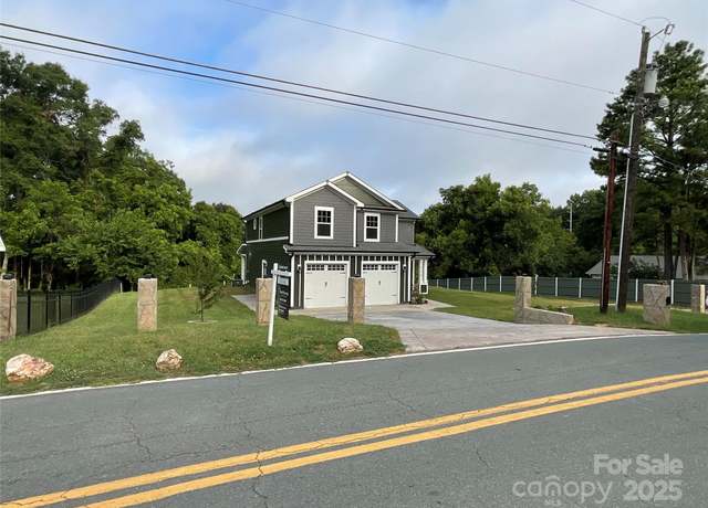 Property at 824 Maurice St, Monroe, NC 28112, 4 beds, 2.5 baths