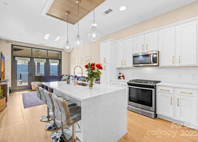 Property at 2401 Euclid Ave #306, Charlotte, NC 28203, 1 bed, 1.5 baths