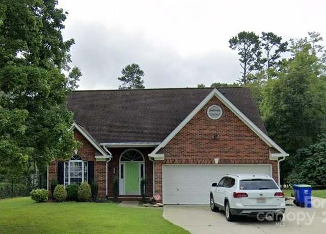Property at 7134 Hunters Bluff Dr, Denver, NC 28037, 3 beds, 2.5 baths