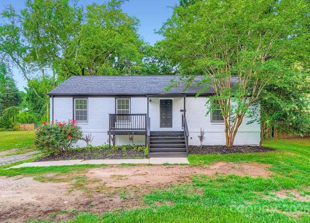 Property at 1224 E Woodlawn Rd, Charlotte, NC 28209, 3 beds, 3 baths