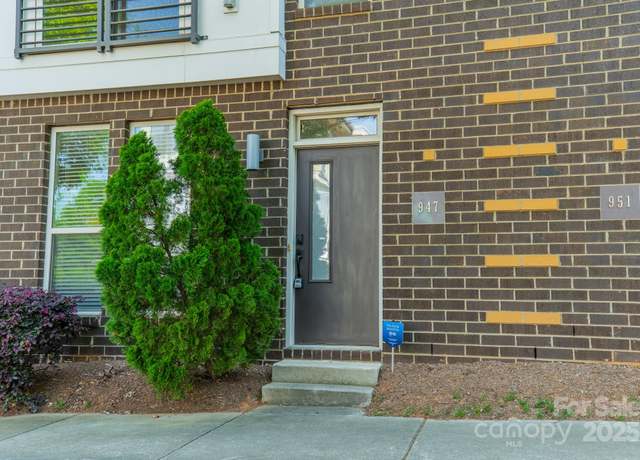 Property at 947 Warren Burgess Ln, Charlotte, NC 28205, 3 beds, 2.5 baths