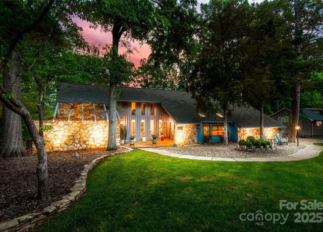 Property at 4609 Rounding Run Rd, Charlotte, NC 28277, 5 beds, 3.5 baths
