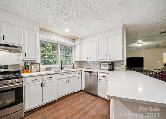 Property at 5374 N NC Highway 150 Hwy, Lincolnton, NC 28092, 4 beds, 2 baths