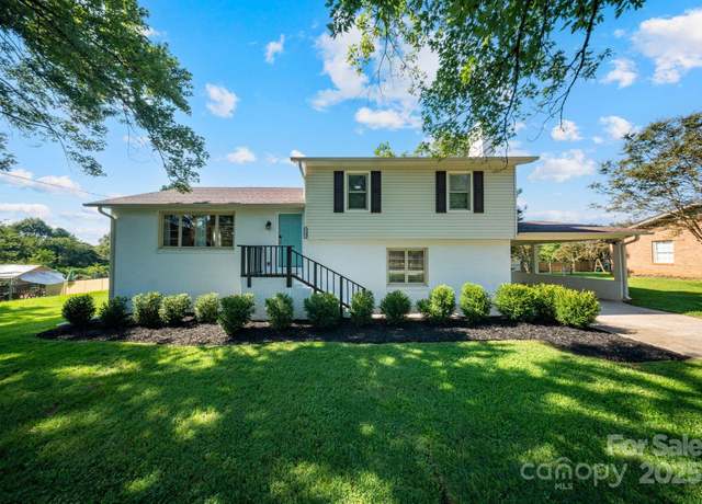 Property at 5703 Valley Field Rd SE, Hickory, NC 28602, 3 beds, 2 baths