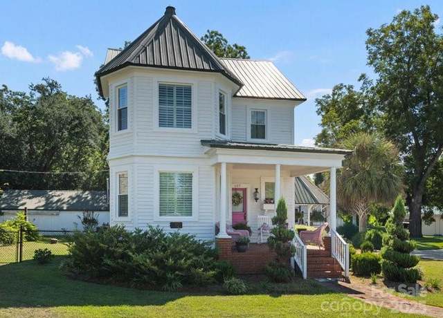 Property at 107 S Craig St, Chesterfield, SC 29709, 4 beds, 2 baths