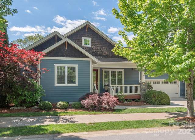 Property at 4 Silo View Ct, Asheville, NC 28804, 4 beds, 3 baths