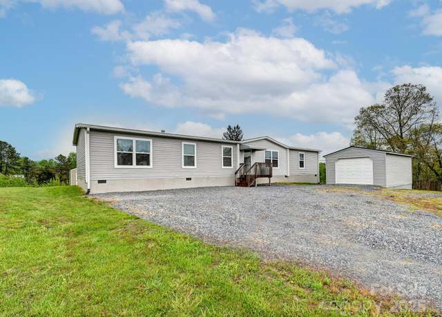 Property at 123 Big Oak Rd, Hendersonville, NC 28792, 4 beds, 2 baths