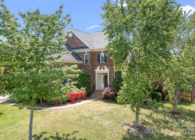 Property at 7525 Blackgum Falls Ct, Huntersville, NC 28078, 5 beds, 3 baths