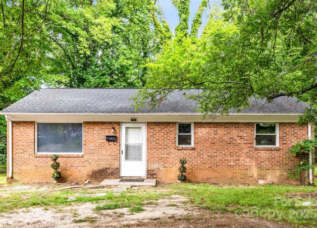 Property at 1310 Caldwell St, Greensboro, NC 27406, 3 beds, 1 bath