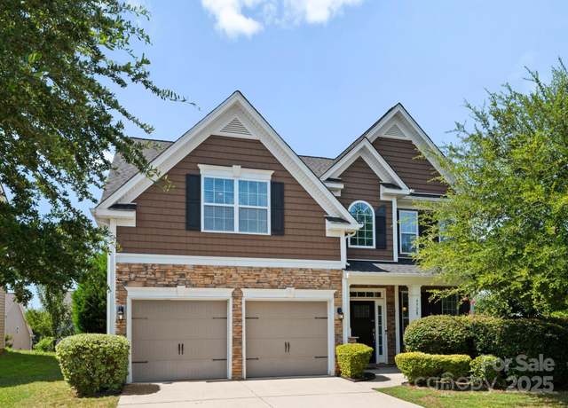 Property at 9728 Elgin Moor Rd, Charlotte, NC 28278, 5 beds, 3 baths