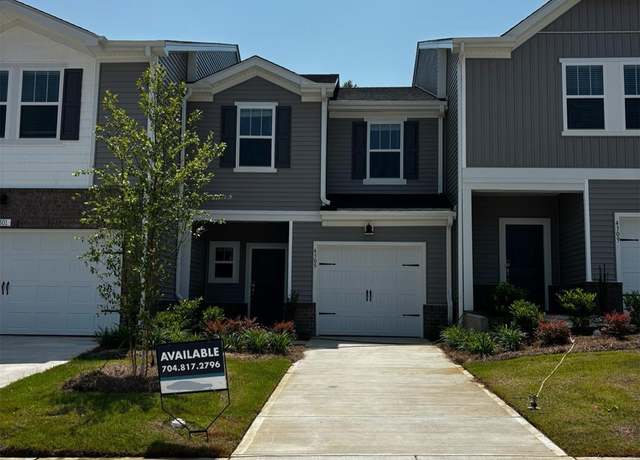 Property at 4305 Summit Woods Dr, Charlotte, NC 28216, 3 beds, 2.5 baths