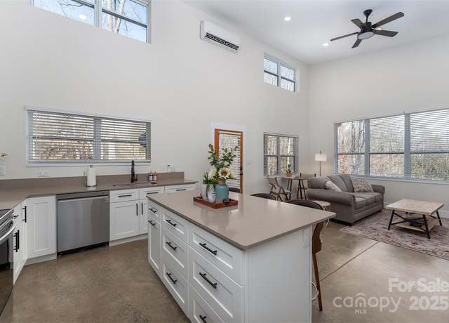 Property at 25 Nelon Rd, Asheville, NC 28804, 2 beds, 2 baths