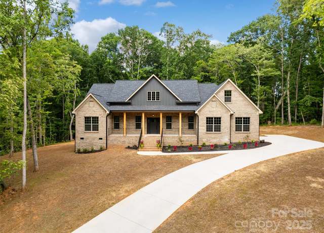 Property at 129 Hannaford Pl, Gastonia, NC 28052, 3 beds, 3.5 baths
