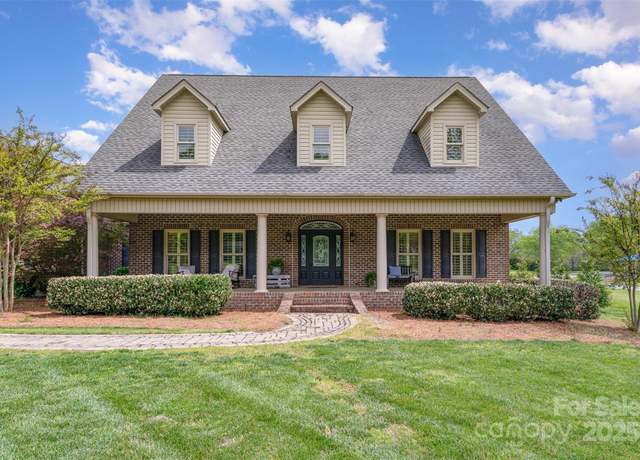 Property at 6419 Gilead Rd, Huntersville, NC 28078, 3 beds, 2.5 baths