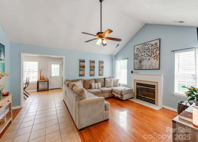 Property at 10408 Milstead Ct, Charlotte, NC 28215, 3 beds, 2 baths