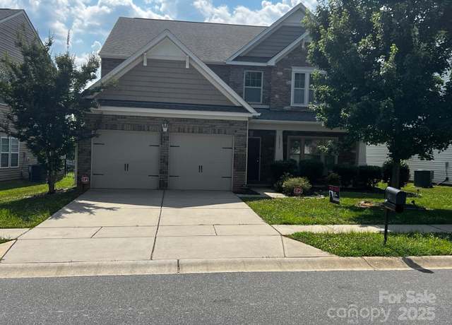 Property at 10211 Snowbell Ct, Charlotte, NC 28215, 5 beds, 3.5 baths