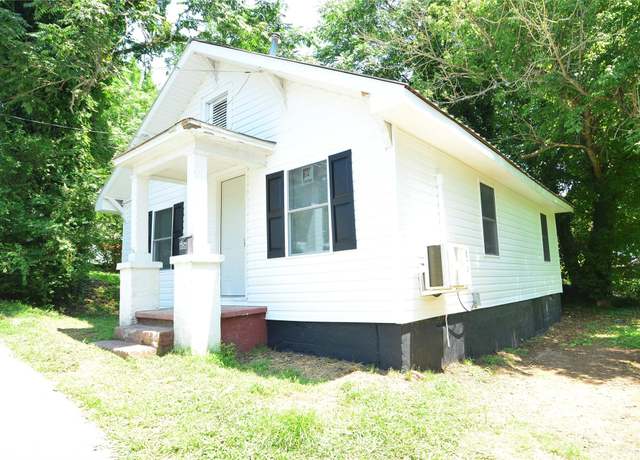 Property at 606 Center St NW, Lenoir, NC 28645, 2 beds, 1 bath
