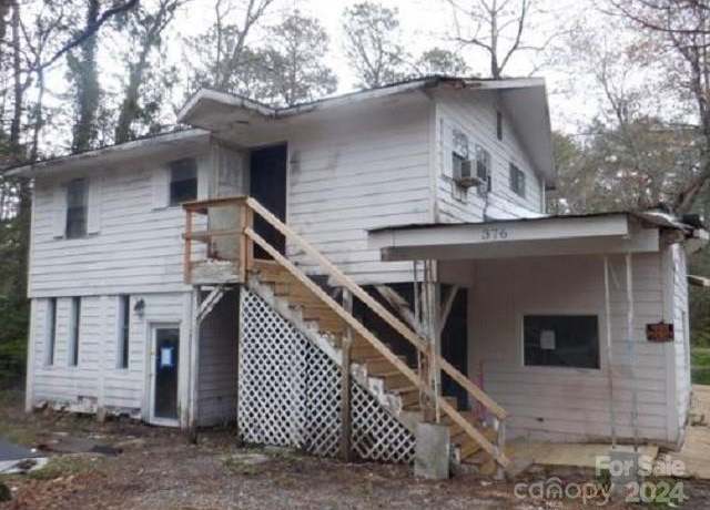 Property at 376 Bearwallow Rd, Sapphire, NC 28774, 2 beds, 2 baths