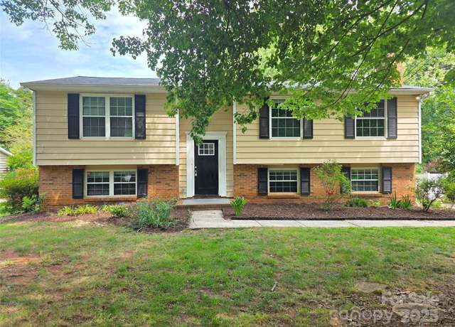 Property at 7021 Willow Bend Ln, Mint Hill, NC 28227, 5 beds, 2 baths