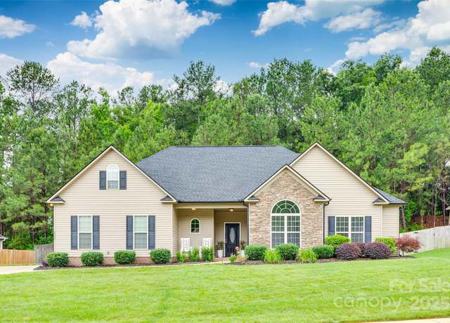 Property at 268 Hillsborough Ln, Rock Hill, SC 29732, 4 beds, 3 baths