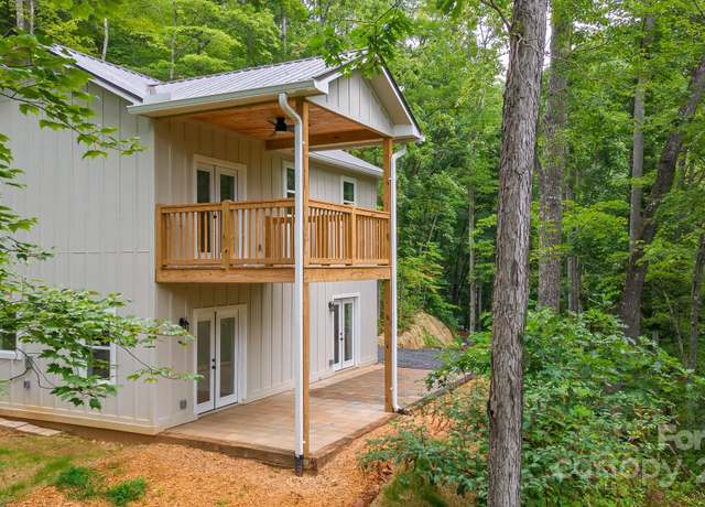 Property at 78 Whipporwill Ln, Franklin, NC 28734, 2 beds, 2 baths