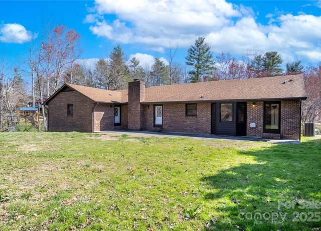 Property at 35 Tree Top Dr, Arden, NC 28704, 5 beds, 3 baths