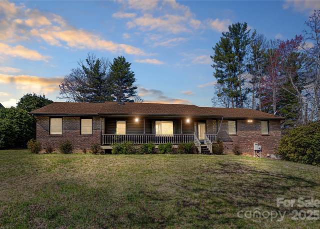 Property at 35 Tree Top Dr, Arden, NC 28704, 5 beds, 3 baths