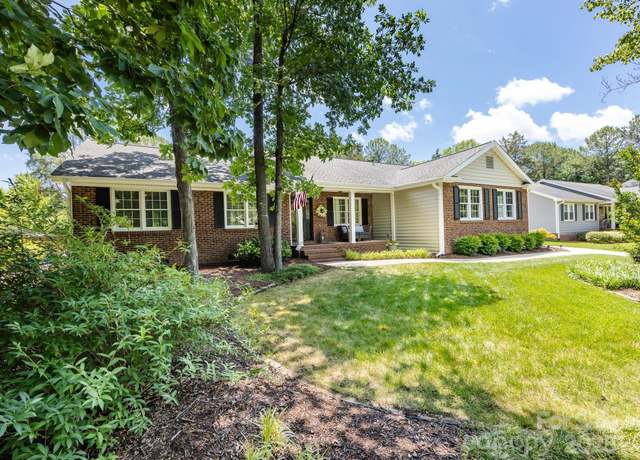 Property at 4925 Cedar Forest Dr, Charlotte, NC 28226, 3 beds, 2 baths