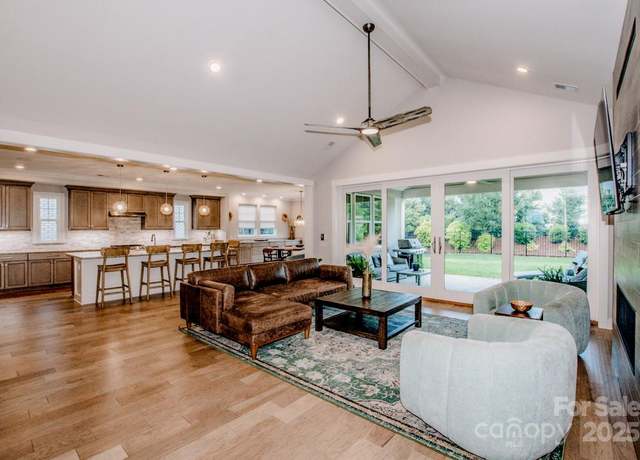 Property at 13708 Huntson Park Ln, Huntersville, NC 28078, 5 beds, 4.5 baths