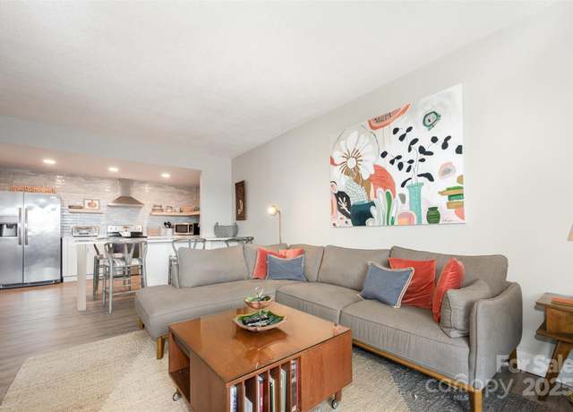Property at 1300 Reece Rd #206, Charlotte, NC 28209, 2 beds, 1.5 baths