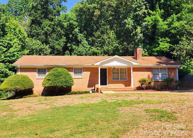 Property at 125 Circle Dr, Mount Holly, NC 28120, 3 beds, 2 baths