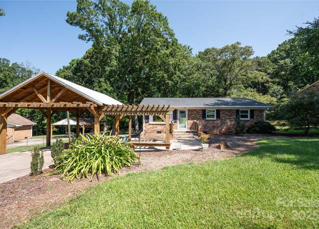 Property at 418 Stokes Ave, Clover, SC 29710, 3 beds, 2 baths