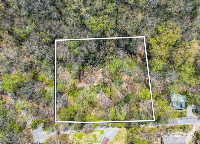 Property at 999 Grand Canyon Dr, Hendersonville, NC 28792
