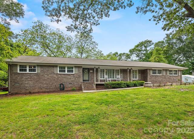 Property at 3378 Tanglewood Dr, Rock Hill, SC 29732, 3 beds, 2 baths