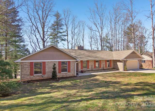 Property at 127 Kalmia Terrace Ct, Hendersonville, NC 28739, 3 beds, 3.5 baths