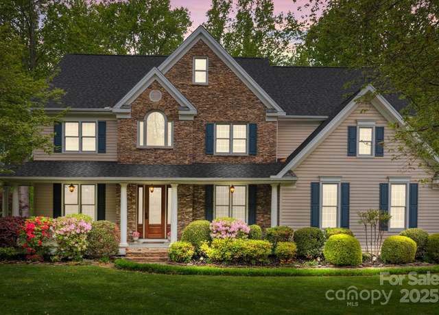 Property at 263 Fernbrook Dr, Mooresville, NC 28117, 4 beds, 3.5 baths