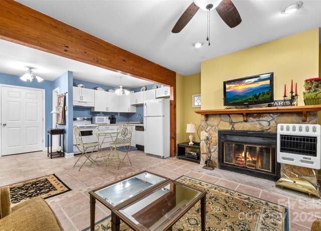 Property at 138 Village Dr, Boone, NC 28607, 1 bed, 1 bath