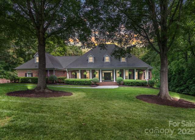 Property at 4920 Parview Dr S, Charlotte, NC 28226, 6 beds, 6.5 baths