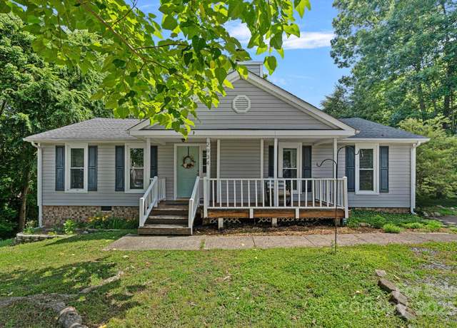 Property at 2934 Drakes Crossing Dr, Charlotte, NC 28262, 3 beds, 2 baths