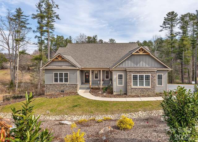 Property at 91 Beaumont Dr, Hendersonville, NC 28739, 3 beds, 2.5 baths